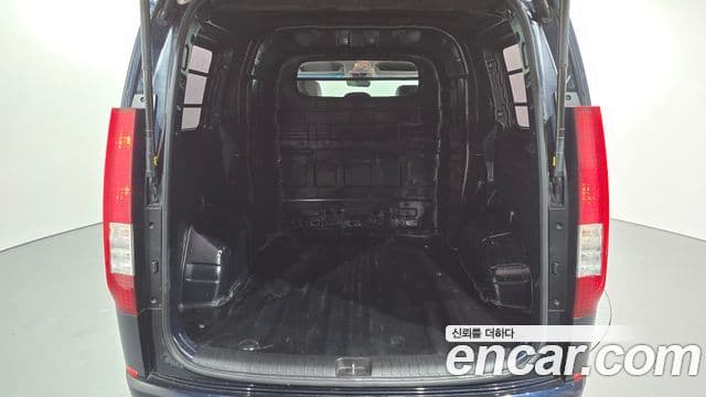 Hyundai Staria 2022 — фото 20 из 20