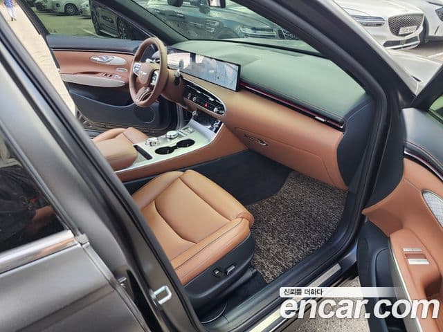 Genesis GV70 2025 — фото 14 из 18