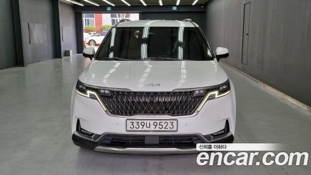 Kia Carnival 2022 — фото 2 из 18