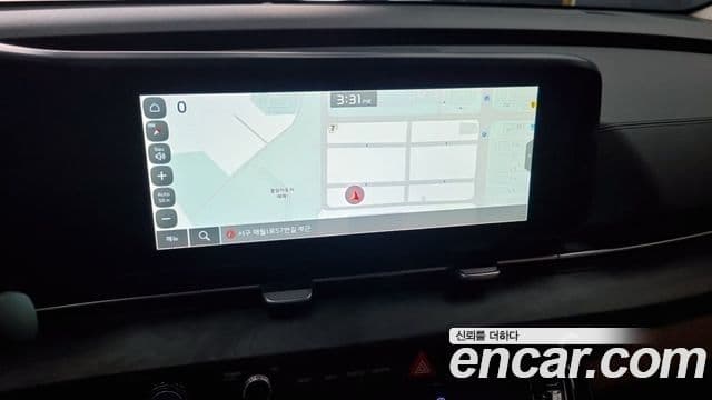 Kia Carnival 2022 — фото 17 из 18
