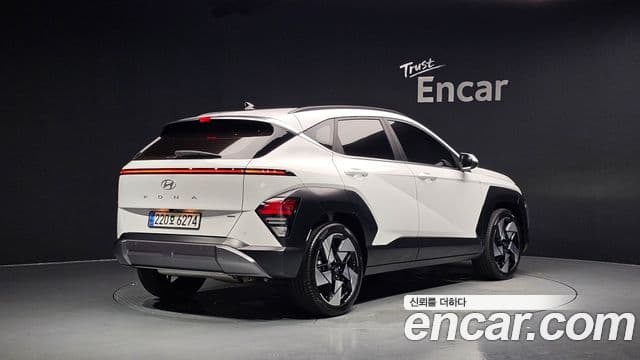 Hyundai Kona 2023 — фото 2 из 20