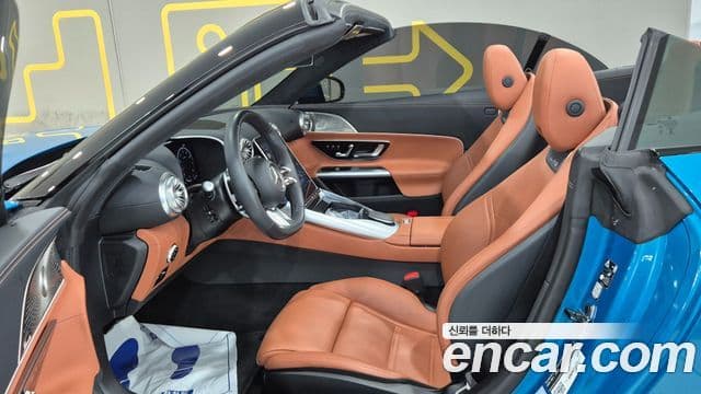 Mercedes-Benz SL-Class 2023 — Photo 12/20