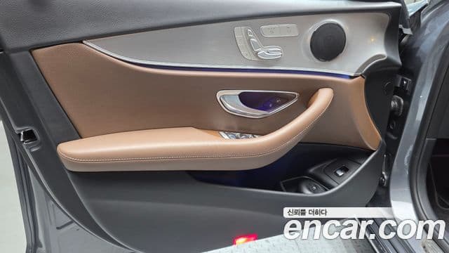 Mercedes-Benz E-Class 2019 — Şəkil 18/31