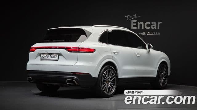 Porsche Cayenne 2020 — Photo 32/34
