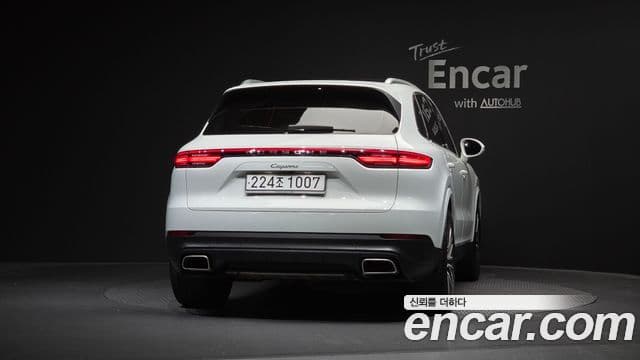 Porsche Cayenne 2020 — Photo 24/34