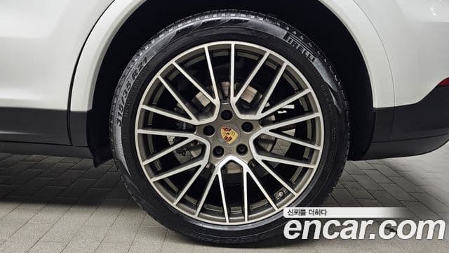 Porsche Cayenne 2020 — Photo 3/34