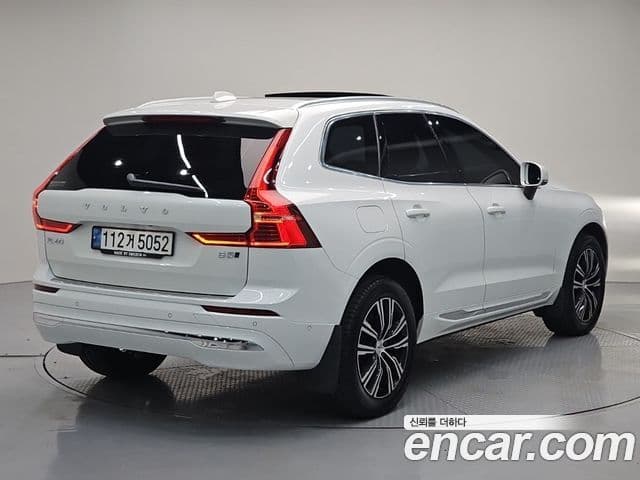 Volvo XC60 2022 — Фото 3/20