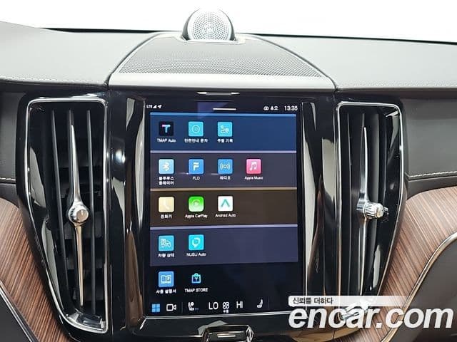 Volvo XC60 2022 — Фото 15/20