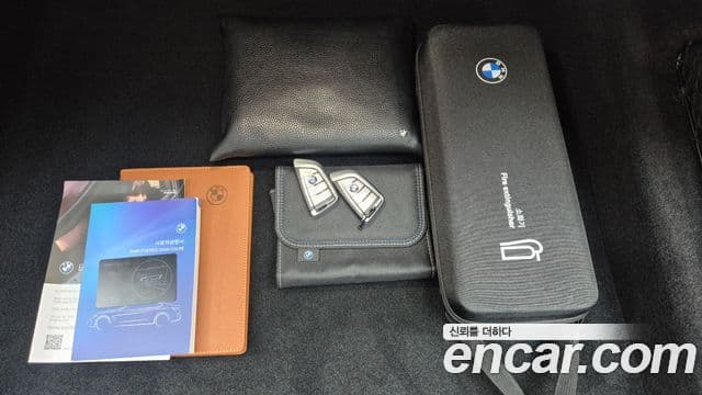 BMW 8 Series 2025 — Photo 13/38