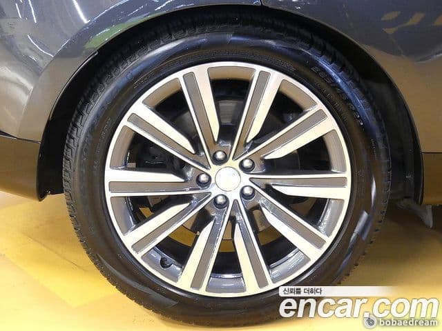 Land Rover Range Rover 2022 — Photo 15/20