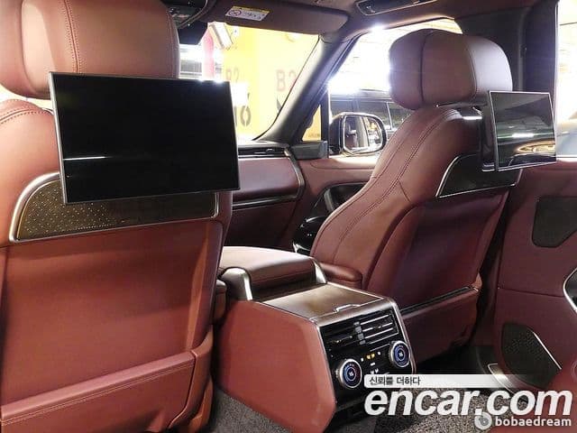 Land Rover Range Rover 2022 — Photo 18/20