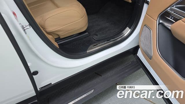 Land Rover Range Rover 2024 — ფოტო 2/41