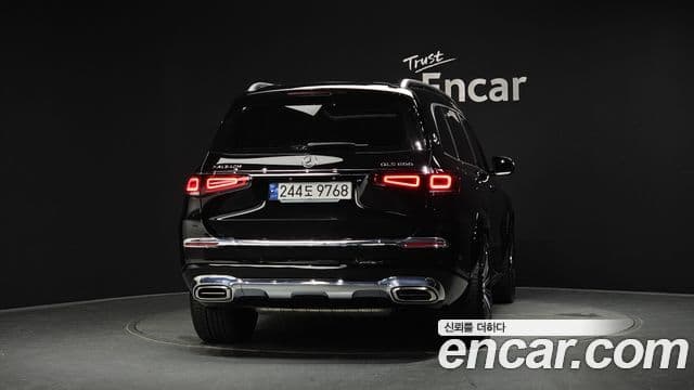 Mercedes-Benz GLS-Class 2023 — Photo 9/40