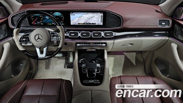 Mercedes-Benz GLS-Class 2023 — Photo 33/40