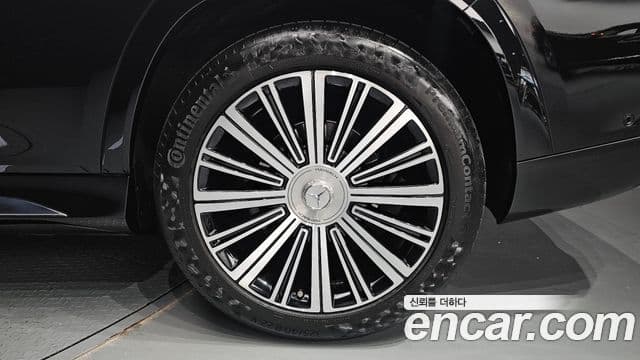 Mercedes-Benz GLS-Class 2023 — Photo 18/40