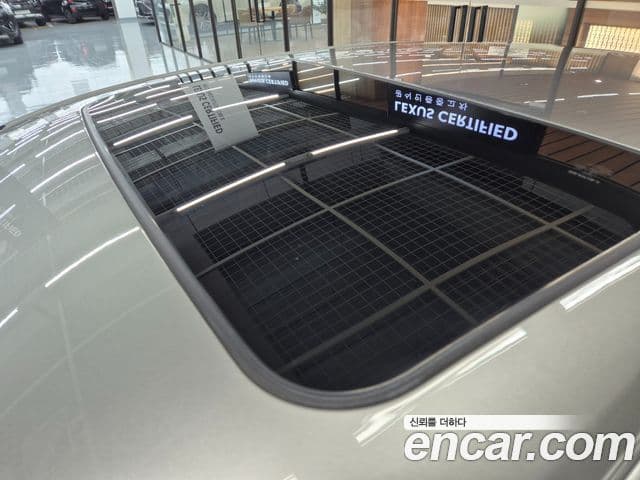 Lexus ES300h 2025 — ფოტო 14/19