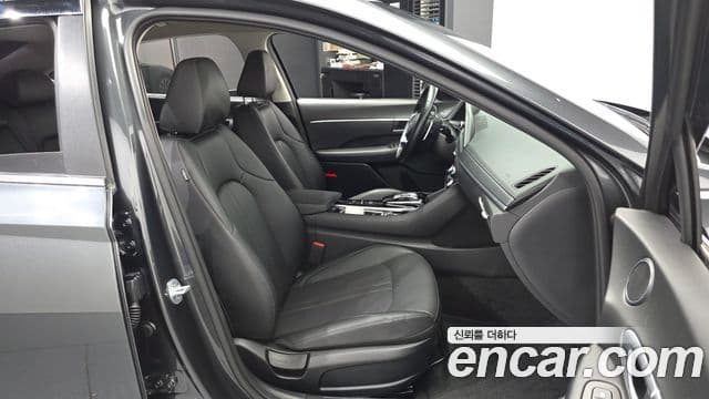 Hyundai Sonata Hybrid 2019 — Şəkil 28/30