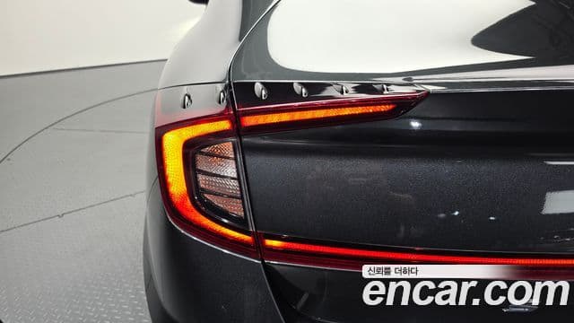 Hyundai Sonata Hybrid 2019 — Şəkil 18/30