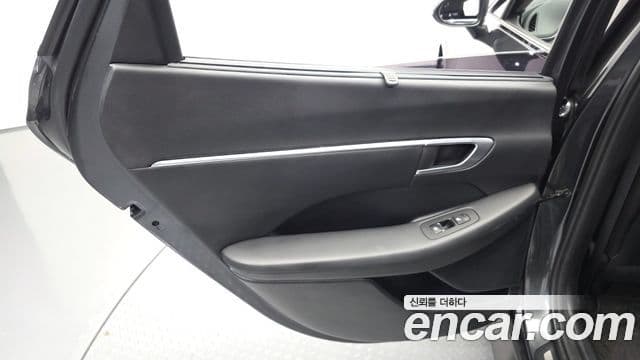 Hyundai Sonata Hybrid 2019 — Şəkil 29/30