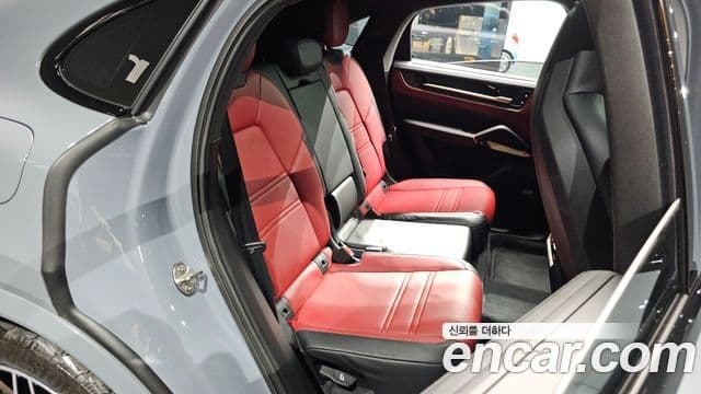 Porsche Cayenne 2024 — Photo 25/38