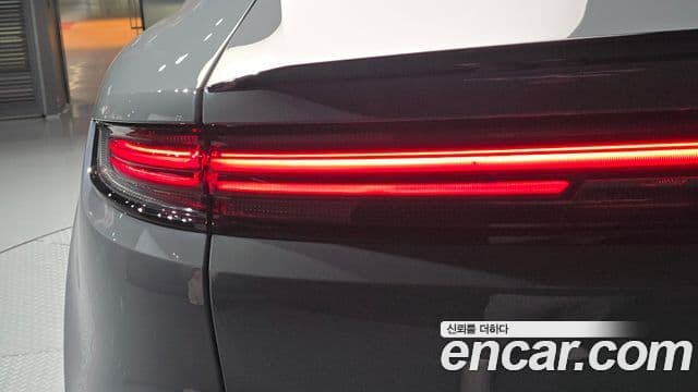 Porsche Cayenne 2024 — Photo 33/38