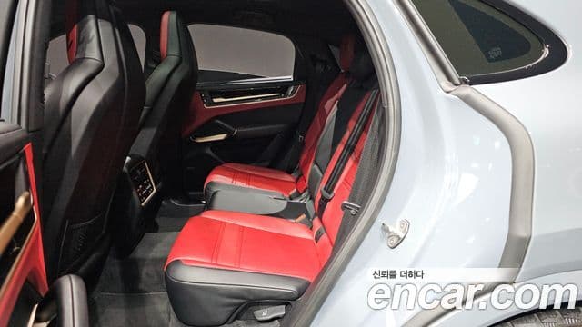 Porsche Cayenne 2024 — Photo 15/38