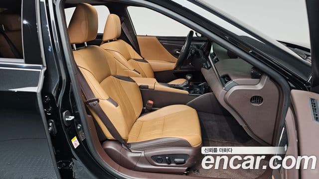 Lexus ES300h 2019 — Şəkil 3/40