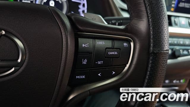 Lexus ES300h 2019 — Şəkil 2/40
