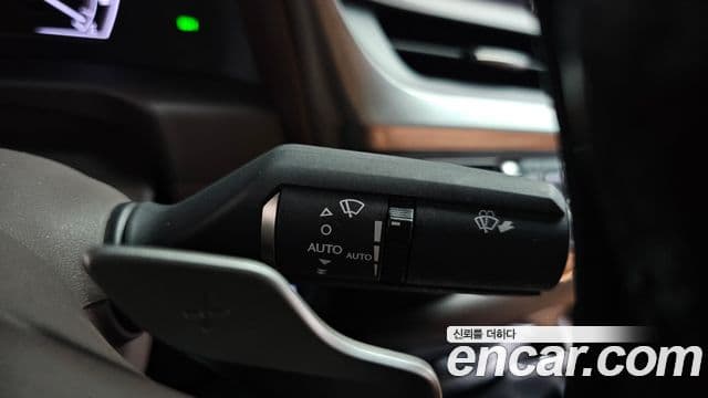 Lexus ES300h 2019 — Şəkil 37/40