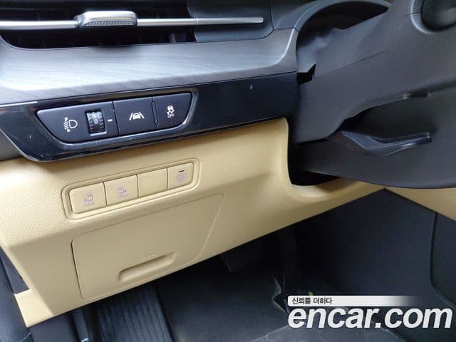 Kia Carnival 2023 — Photo 18/32