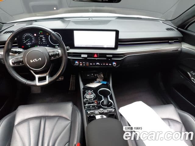 Kia K5 2023 — Şəkil 16/35