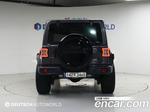 Jeep Wrangler 2021 — Фото 3/13