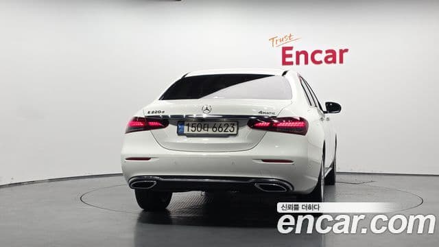 Mercedes-Benz E-Class 2021 — Şəkil 9/32