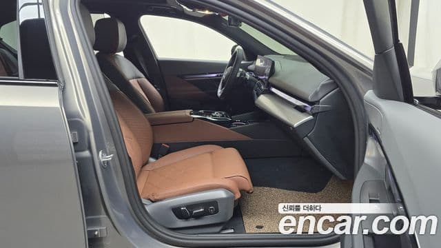 BMW 5 Series 2025 — ფოტო 5/32