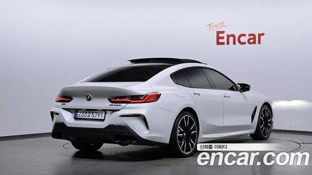BMW 8 Series 2025 — Photo 14/20