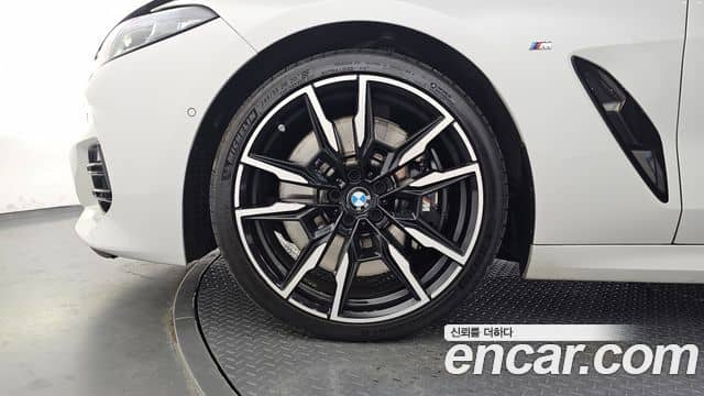 BMW 8 Series, 2025