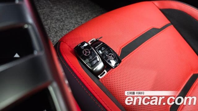 Mercedes-Benz AMG GT 2024 — Photo 26/33