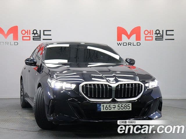 BMW 5 Series 2023 — Фото 1/20