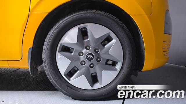 Hyundai Staria 2023 — Photo 10/34