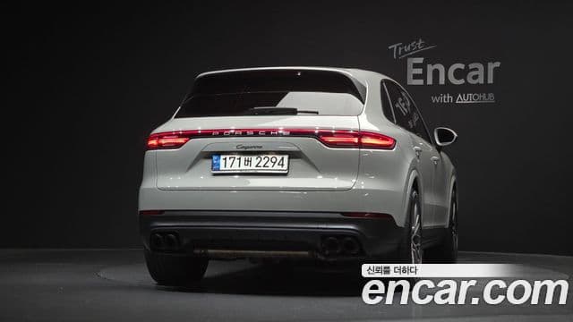 Porsche Cayenne 2022 — Şəkil 9/34