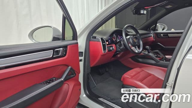 Porsche Cayenne 2022 — Şəkil 26/34