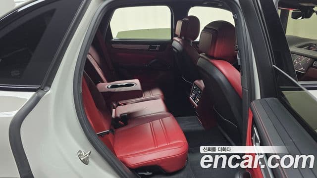 Porsche Cayenne 2022 — Şəkil 21/34