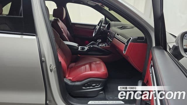 Porsche Cayenne 2022 — Şəkil 13/34