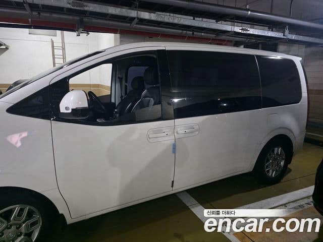 Hyundai Staria 2023 — Фото 11/19