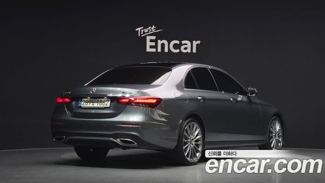Mercedes-Benz E-Class 2022 — Фото 2/20
