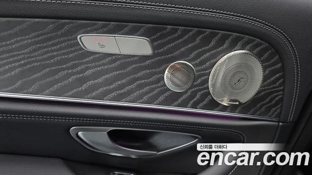 Mercedes-Benz E-Class 2022 — Фото 17/20