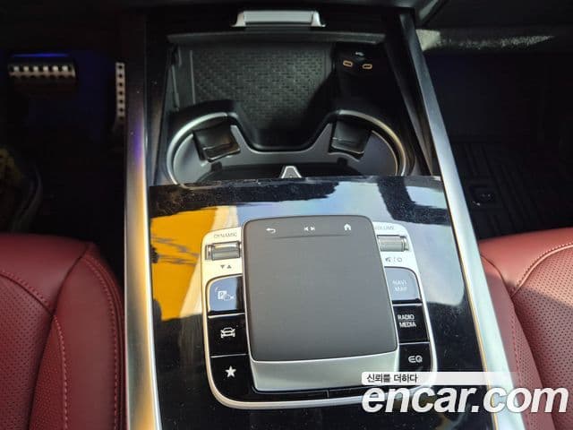 Mercedes-Benz G-Class 2025 — ფოტო 8/17