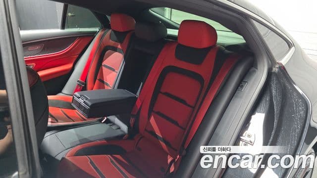 Mercedes-Benz AMG GT 2021 — Photo 13/33