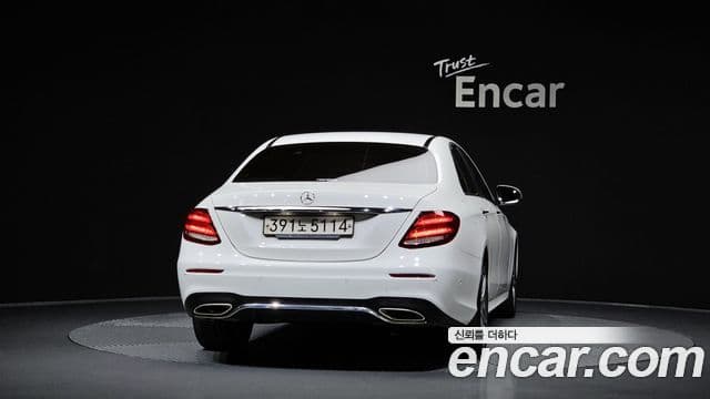 Mercedes-Benz E-Class 2018 — Фото 4/20
