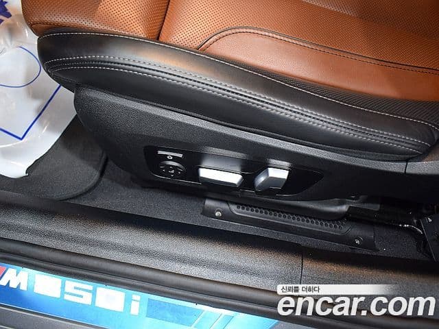 BMW 8 Series 2023 — Фото 13/20